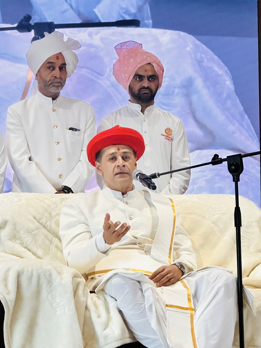 BhavDhillonnz's tweet image. Blessed by the presence of ISSO Chief Koshalendra Prasad Maharaj in Auckland
Maharaj-ji met with disciples at the Papatoetoe temple, sharing his wisdom
Grateful for his inspiring visit &amp;amp; joy it brought to our community
@issonz @kalupurtemple 
#ISSO #Auckland #Swaminarayan
