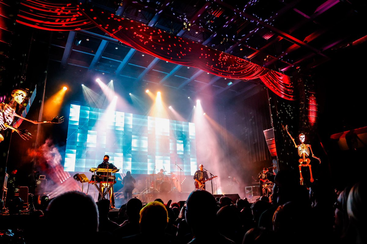 1057thePoint's tweet photo. LUDO kicking off HalLUDOWeen weekend tonight at @thepageantstl!
- - - 
📸 photos courtesy of @OotBPhotography https://t.co/Orj8rry1wC