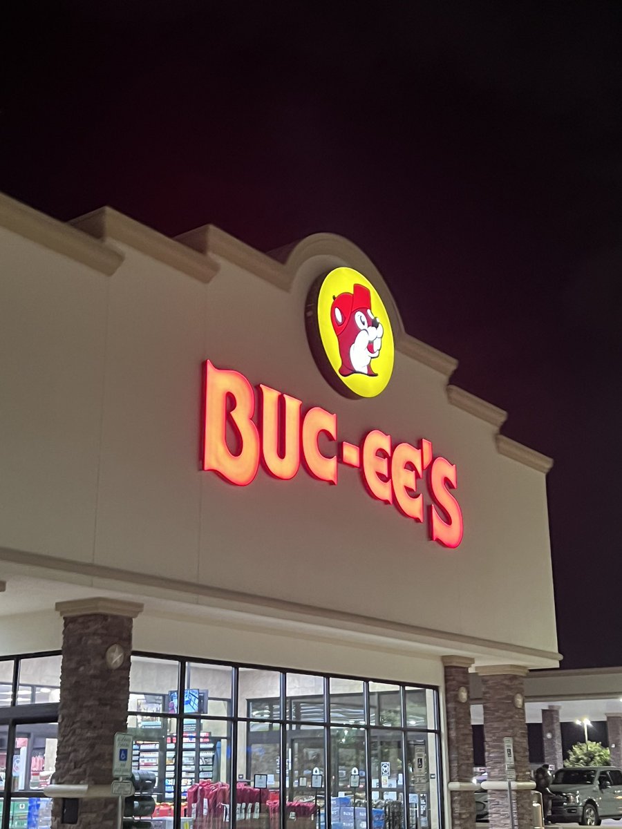BHSElkStrutters's tweet image. We had so much fun at tonight’s game supporting our Elks, and SOTE marching band and getting section of the week from them. Ended our night with a successful stop at Bucc-ee’s. Good luck to our BHS band tomorrow at Area contest. #OFIF