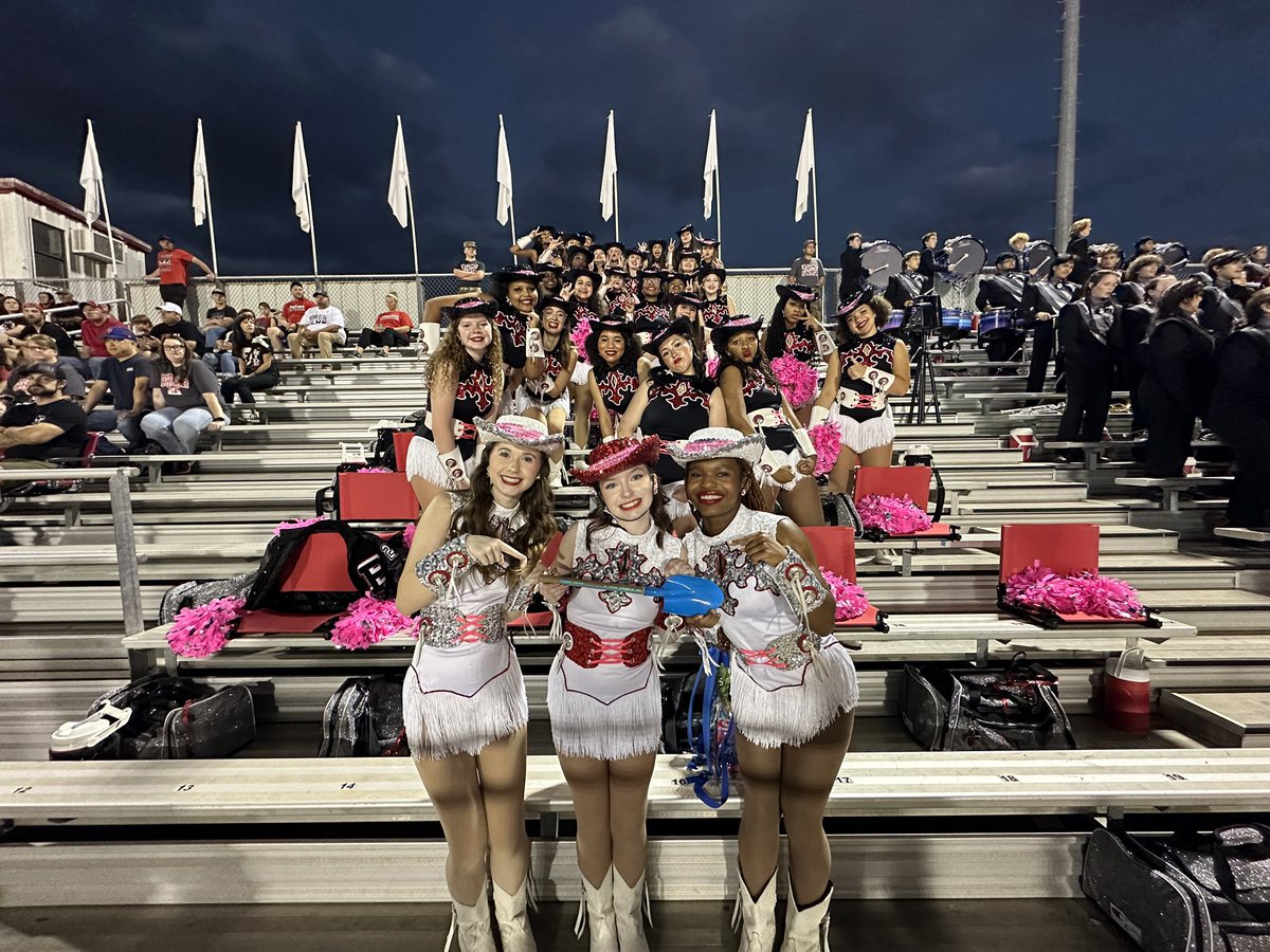 BHSElkStrutters's tweet image. We had so much fun at tonight’s game supporting our Elks, and SOTE marching band and getting section of the week from them. Ended our night with a successful stop at Bucc-ee’s. Good luck to our BHS band tomorrow at Area contest. #OFIF