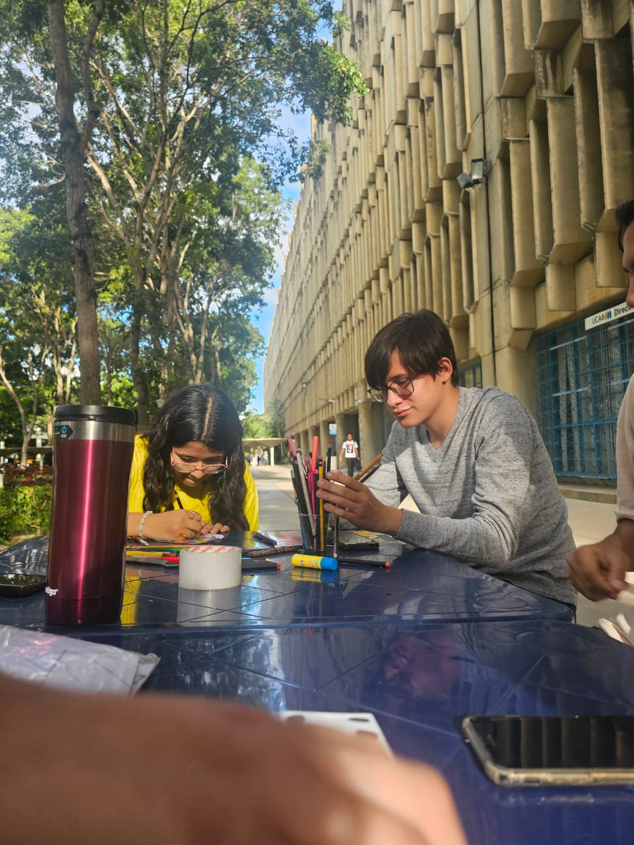 CELUCAB's tweet photo. Los estudiantes de la UCAB tuvieron la oportunidad de crear su propia obra maestra al estilo de Picasso 👩‍🎨🧑‍🎨👨‍🎨 https://t.co/wH691mYqWx