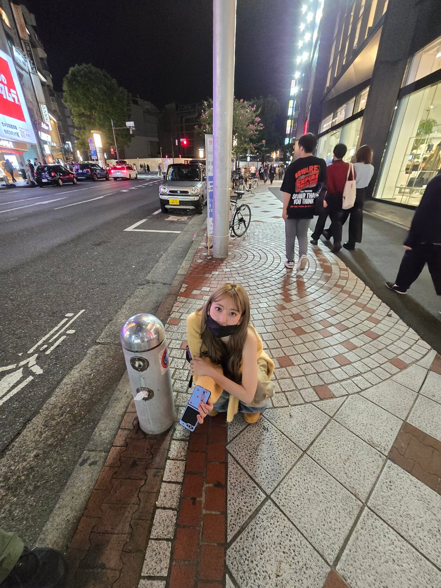 IM_LESSERAFIM's tweet photo. 왜요? 제가 하루종일 놀다가 지친 사람 처럼 보이나요?

#르세라핌 #사쿠라 https://t.co/M0Z3aBDR3q