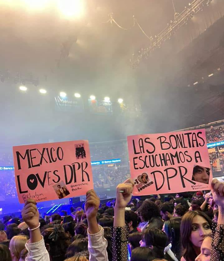 okunanl's tweet photo. Oh to be there again 💓I’ll be waiting for my guys to come back again 
These were our sings! “Mexico loves dpr” and “pretty girls listen to DPR” 🎀
#DPRMexico #DPRshouldnotapologize #MexicoLovesDPR #DPRIAN #DPRCREAM #DPRARCTIC #thedreamreborntour https://t.co/xp2mc6vHBe