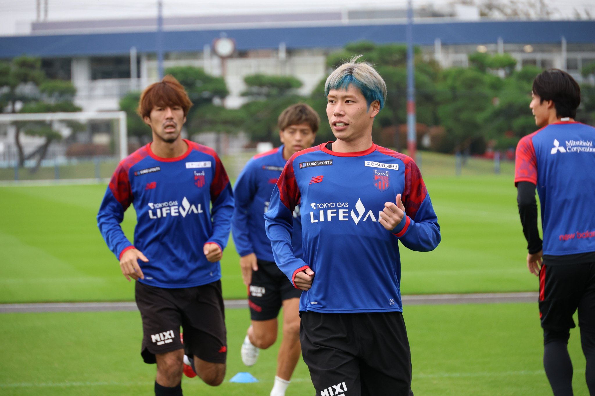 FC東京 野澤零温選手 サイン入りスパイク GayckVEaAAIMIRy.jpg:large