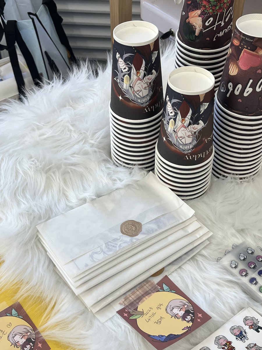 23년도 나기사 생카 전프레 나눔했어요
수량 많으니 많이들 가져가주세요,,,🥺🥲