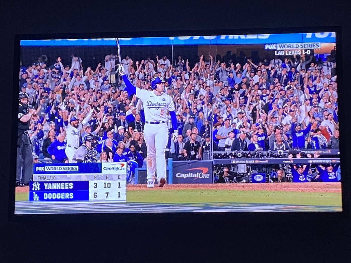Walk-off Grand Slam, that’s what dreams are made of. #WorldSeries  Freddie Freeman with the 🗽 not on purpose but poetic vs NY nonetheless. We all know Yanks have fight in them, G.Cole pitched well enough to win. Heck of a Game One! LA shines tonight ✨Fall Classic! ⚾️ 🍂 🏆