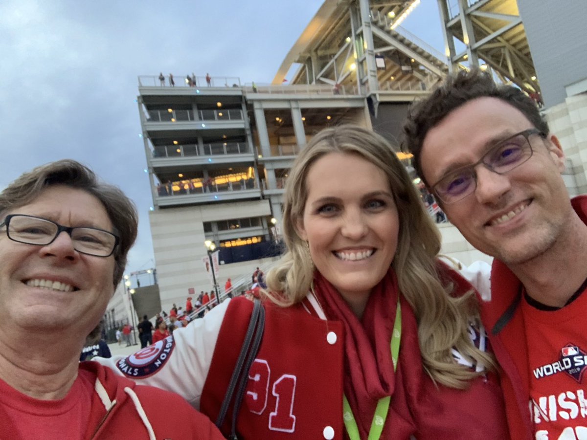 davidmaltsmith's tweet photo. A World Series memory 5 years ago…⁦@emaysway⁩ ❤️ https://t.co/Umgo03P74b