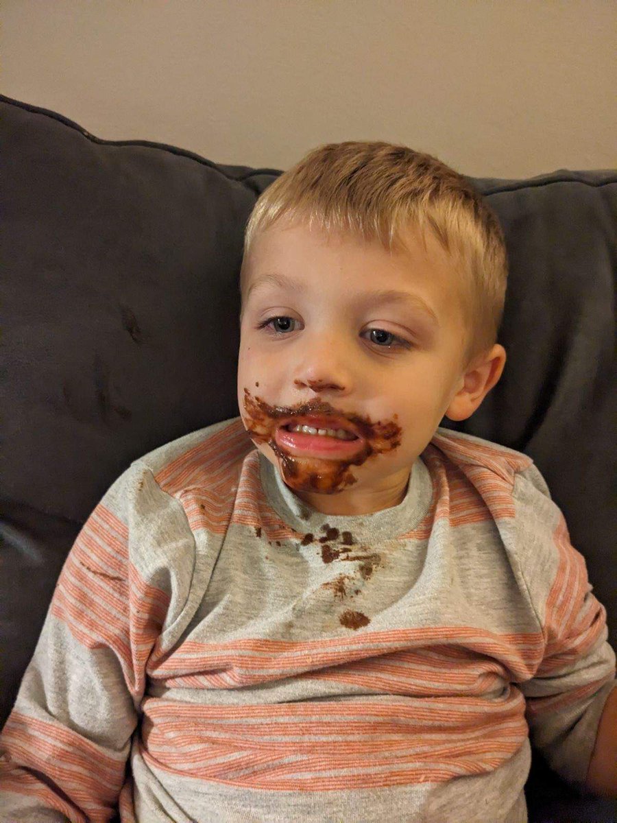 lo_prooo's tweet photo. “Benny, did you lick the spoon?”

“No.” 

“Are you sure?”

“Uhhhmmm… yes?” https://t.co/H0ioUau8cd