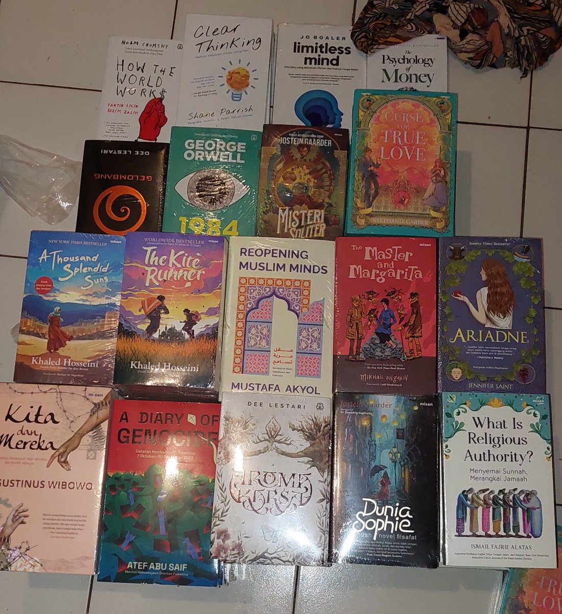 Help RT!!!

Aku mau wts buku-buku ini🌼
Pengiriman dari Bandung. Bisa co via 🍊 yaaaa

List harga dibawah🌸