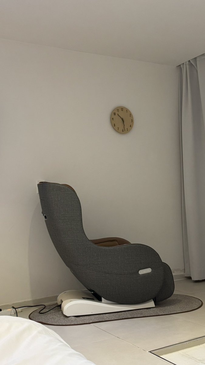 1. 고성 듀플렉스 펜션
홈페이지에서 12만원에 예약했는데 문자로 93,500원이라고 안내해 주셔서 싸게 예약했어요! 무려 금-토 숙박 가격 🥹 아야진 해변 바로 앞이라 문만 열면 바다가 보이고 인덕션 냉장고 밥솥 등등 다 있어서 취사도 가능해요