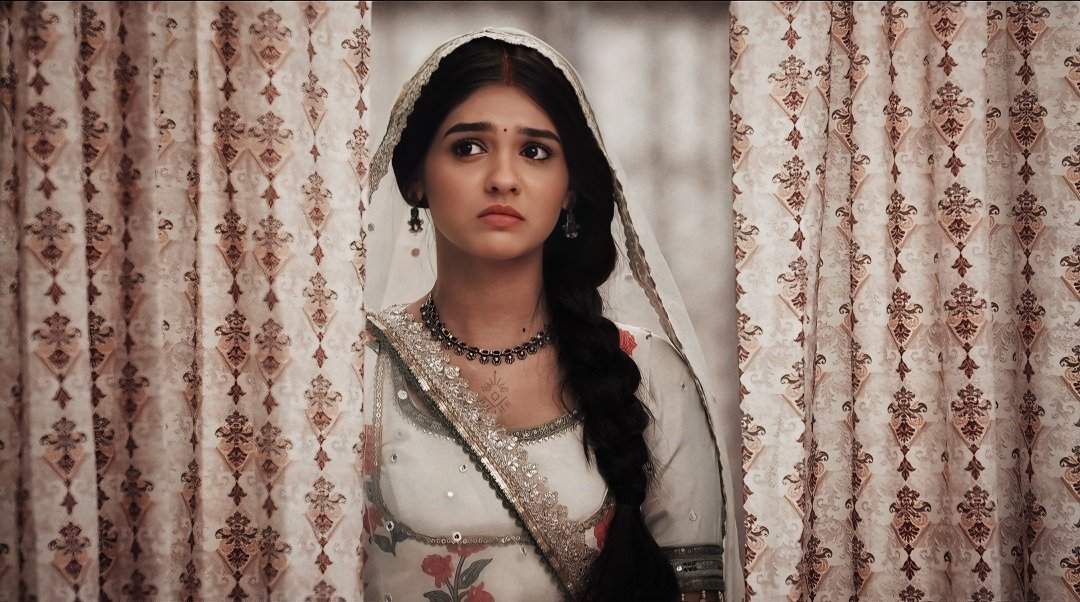 ishqnazariya's tweet photo. another great monologue by durga and acting by pranali
durga is only 20ish, maybe, but has already been through so much in her life and it breaks my heart to see her saying all these things about herself
#durga β’ #dapk β’ #pranalirathod https://t.co/w4DBjzbwkc