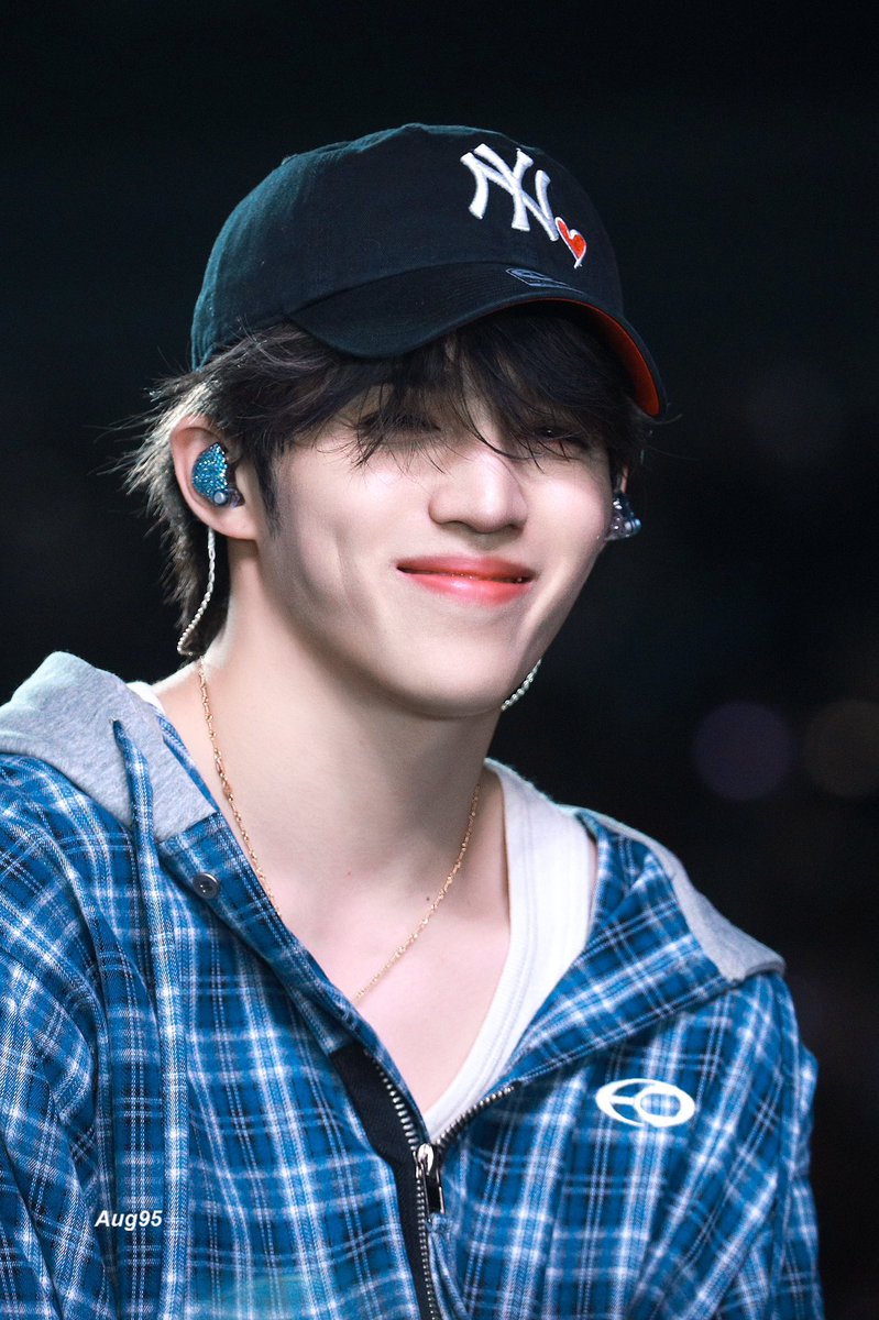 aboutscoups's tweet photo. choi seungcheol the fine man that you are https://t.co/M4pJLr5mRD