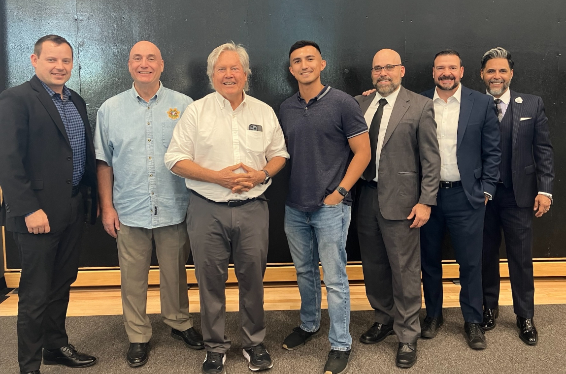 ClarkCoPublicDefense (@sincitydefender) on Twitter photo This past Tuesday, we again had the opportunity to join
@clarkcountynv @commishtick, @legalaidsnv, and other community partner<a href="/LegalAidSNV/">Legal Aid Center</a> -A-Lawyer event they hosted at the Parkdale Recreation & Senior Center. We are grateful for opportunities to be out in our community. This past Tuesday, we again had the opportunity to join
@clarkcountynv @commishtick, @legalaidsnv, and other community partner<a href="/LegalAidSNV/">Legal Aid Center</a> -A-Lawyer event they hosted at the Parkdale Recreation & Senior Center. We are grateful for opportunities to be out in our community.