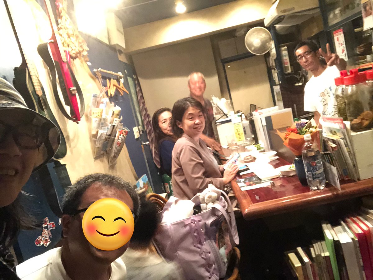 昨日は
#ホシヨル間借り部　の
龍神さんのBARへ！

娯楽系の紙芝居って初めてだったかも！
毒があって
とても好き！
面白かった！

龍神さんお疲れ様です✨