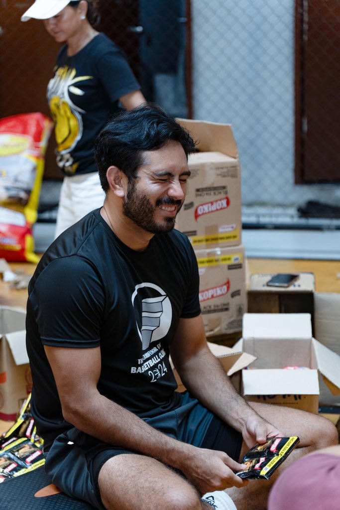 Always there, silently doing the work. He always has the initiative. Thank you, as always, for your selfless care for our kababayan. #GeraldAnderson 👏🏻💯🫡 Mabuhay ka!