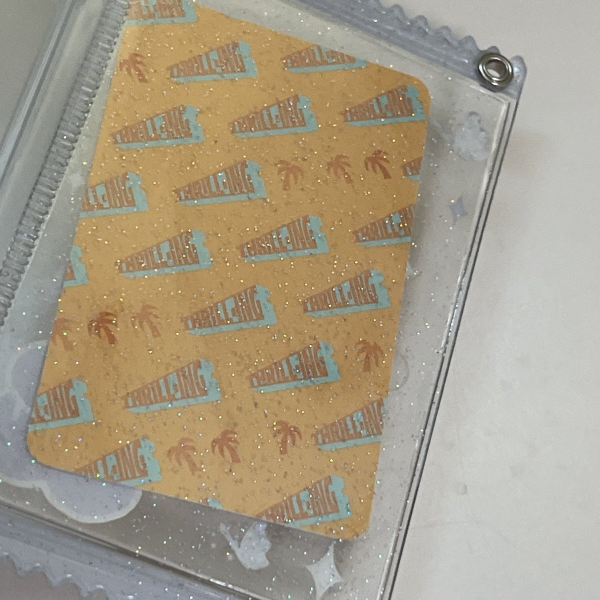 참고로 글리터는 뒷부분에 있어 포카를 가리지 않습니다~ෆ