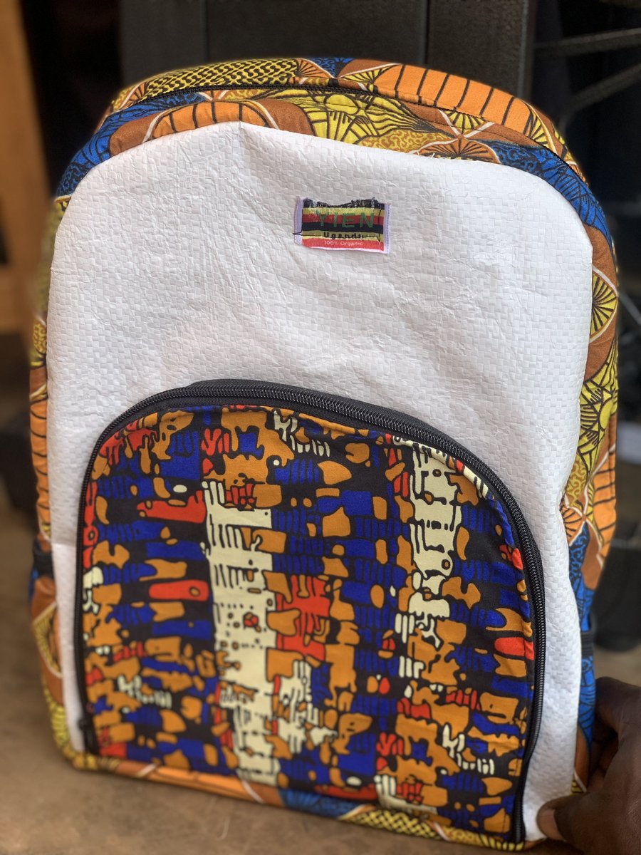 YienUg's tweet photo. We are tackling plastic waste problem by turning polythene bags locally known as ‘’KAVEERA’’ into fashionable sustainable 🎒 shopping bags 🛍️ toiletry bags etc. These handmade products are sold to potential customers. 
For orders; call 📞 or WhatsApp us on ￼0783 150943 https://t.co/fEmJ2Ca2wc