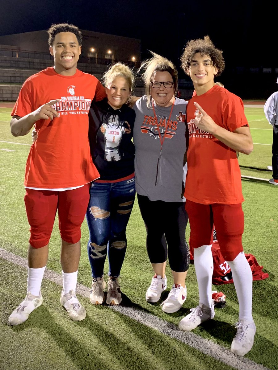 SarahMa71939983's tweet photo. Mamas and our conference champions! ❤️🖤 It’s not over, there are higher heights to go, but I’d like to revel in this moment right here just for a moment 😉 #proudmamas #parkhillproud @PHTrojansFB @DantedatDixon @JonahWere1 https://t.co/idWvroPclx