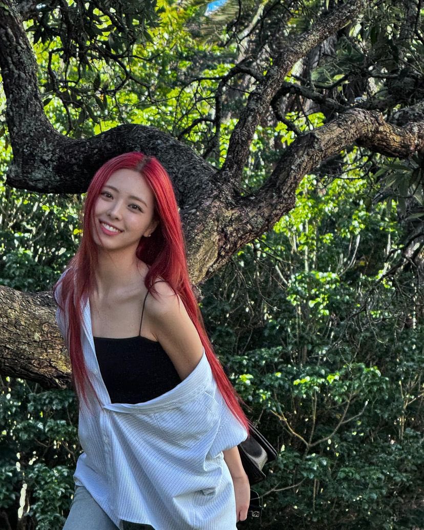heretherealrain's tweet photo. ⠀

                    𝐘𝐄𝐎 ❝𝑱𝑰𝑵—𝑱𝑶𝑶❞
                    (𝓷.) 𝒂 𝒑𝒆𝒂𝒓𝒍 reminds us that our scars are not flaws, but layers of experience that make us shine from within
⠀ https://t.co/J28r9AFECH