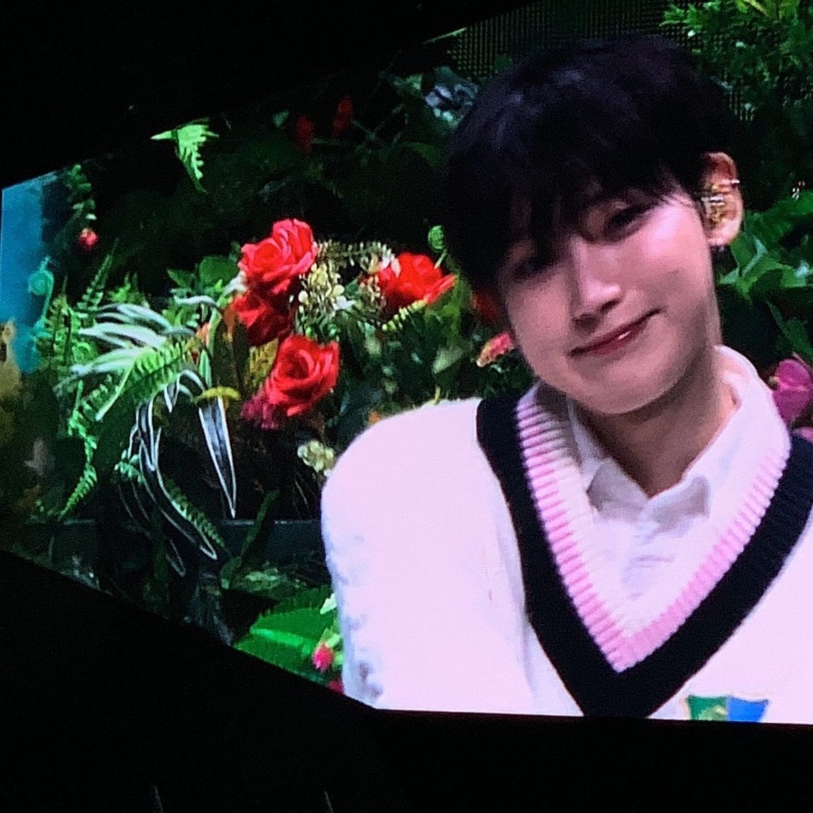 nocontextsunoo's tweet image. IM GONNA KILLLLLLLL MYSELFFFFF