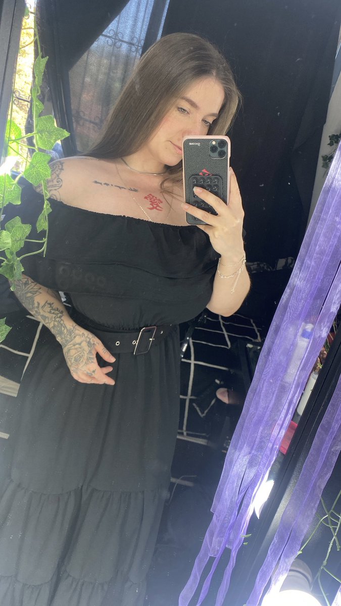 desireepcabral's tweet photo. 🖤 https://t.co/U38u58aMp6