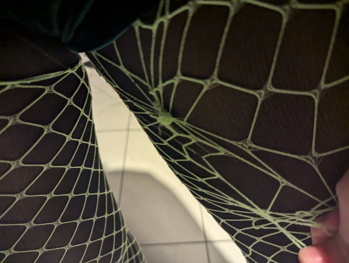 Venerrah's tweet photo. I just watched the Pope and Reverend make amends on the dance floor, intimately..

Also my fishnets be big ballin so much from dancing, I had to cut them free.

Thick thighs and saving lives on this dance floor with thoughts and prayers. https://t.co/L4tHLenH89