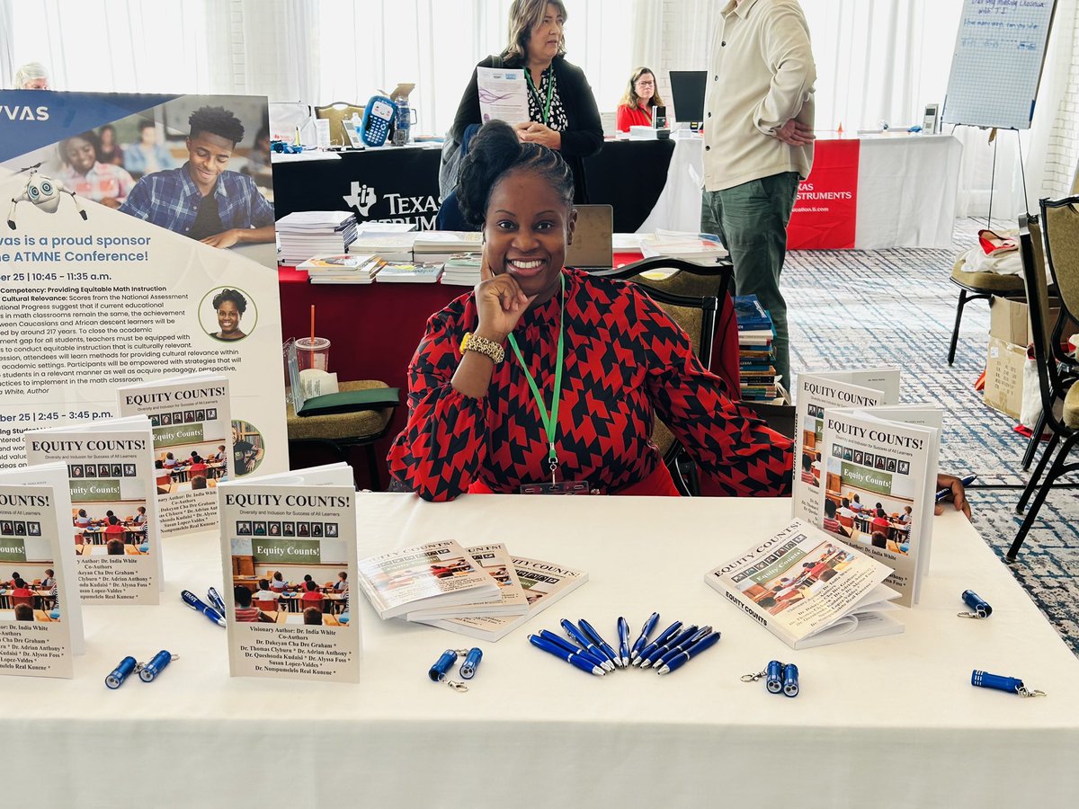 Indispeaknteach's tweet photo. 🇨🇦 Hello rockstars in Canada! I’ve made it safely and can’t wait to mingle with you all! 🎉 I invite you to join my session on Cross Cultural Communication at 10 AM. Plus, there will be FREE door prizes!🙌 #DrIndiaWhite #Canada #NorthwestConference #NWC #NCTM #NCSM #BWXME #Math https://t.co/1V2z5HUpMk