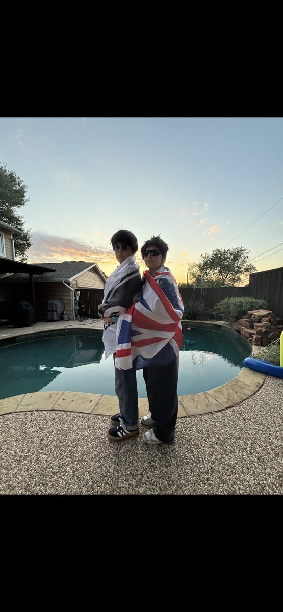 <a href="/liamgallagher/">Liam Gallagher</a> rate the outfit