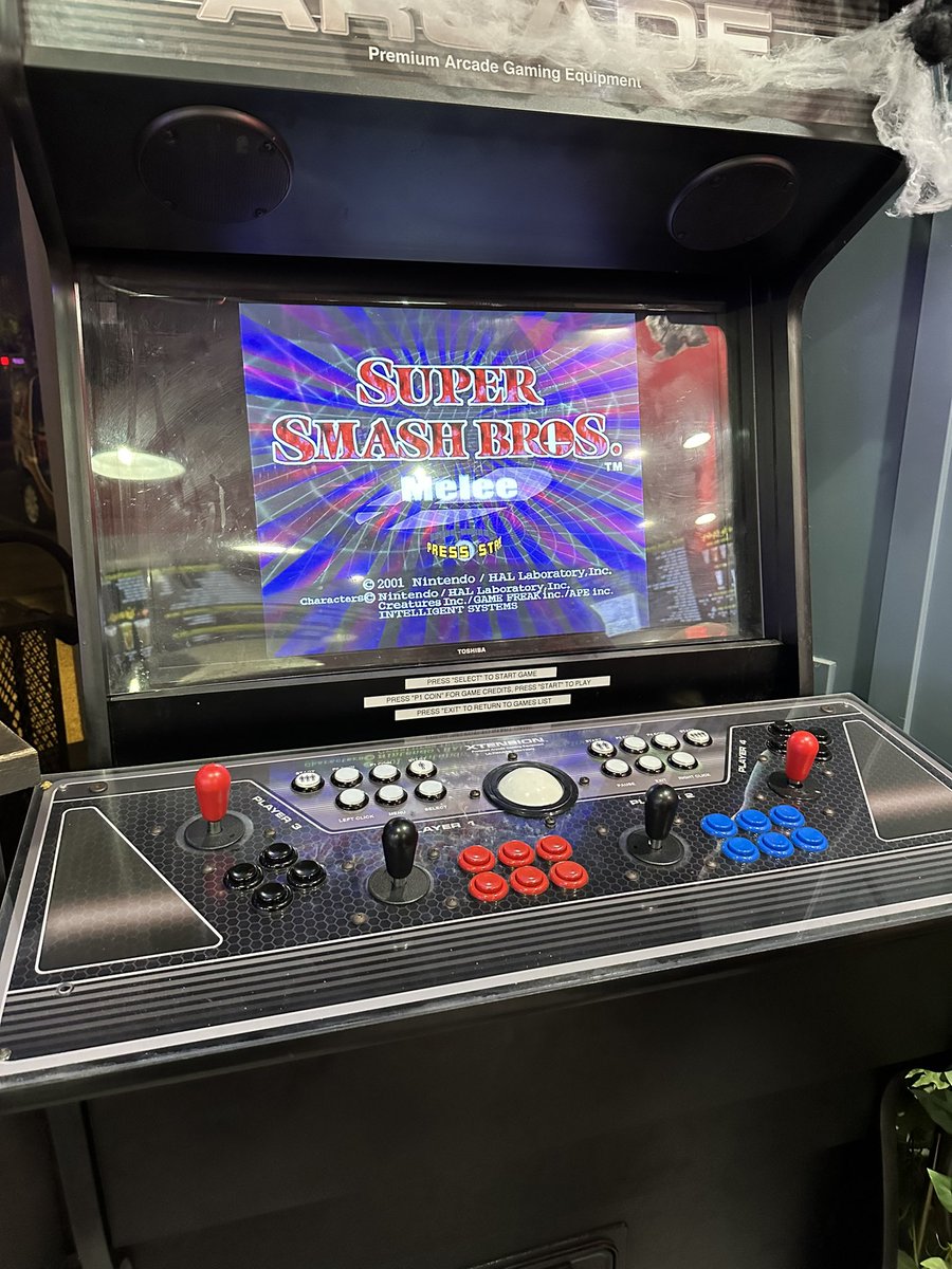 affixtwin's tweet image. boba place by my house has arcade cabinet melee