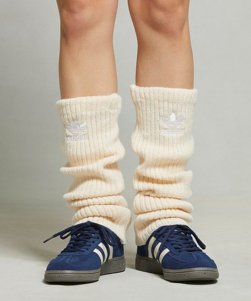 adidasのレッグウォーマー可愛い(UGGと合わせるのも可愛い)