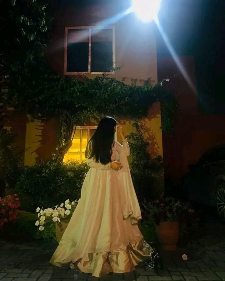 دھیمے سُروں میں چھیڑ، پھر سازِ زندگی
تو میرے لہجے میں، کبھی مجھ سے بات کر۔🌷