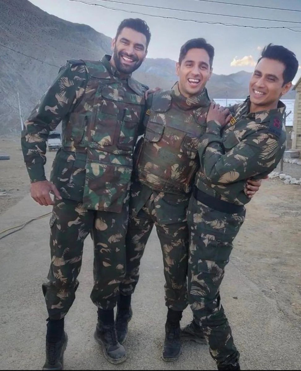 Mera sbse fevret actor sidharth Malhotra hai or apka konsa hai please comment me btao...
Best movie in Hindi shershah.. 
⚔️⚔️⚔️🥷🤩🗡️🗡️🗡️