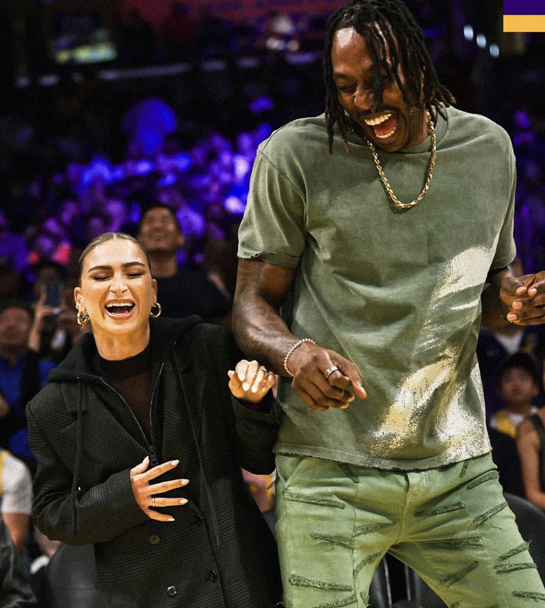 DwightHoward's tweet photo. Daniella said she never been to a basketball so I said C’MON 🤷🏾‍♂️💫💛💜 https://t.co/htv9a7mRWJ