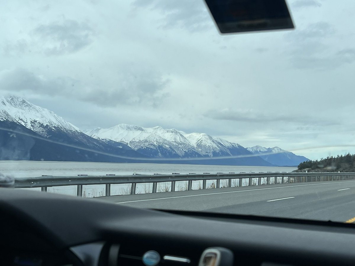 Loving being in Alaska with Rebekah! I mean.. look at these beautiful views! 😍 flight leaves tomorrow night, enjoying every last second with my sister. I’m so lucky ❤️🤟🏻