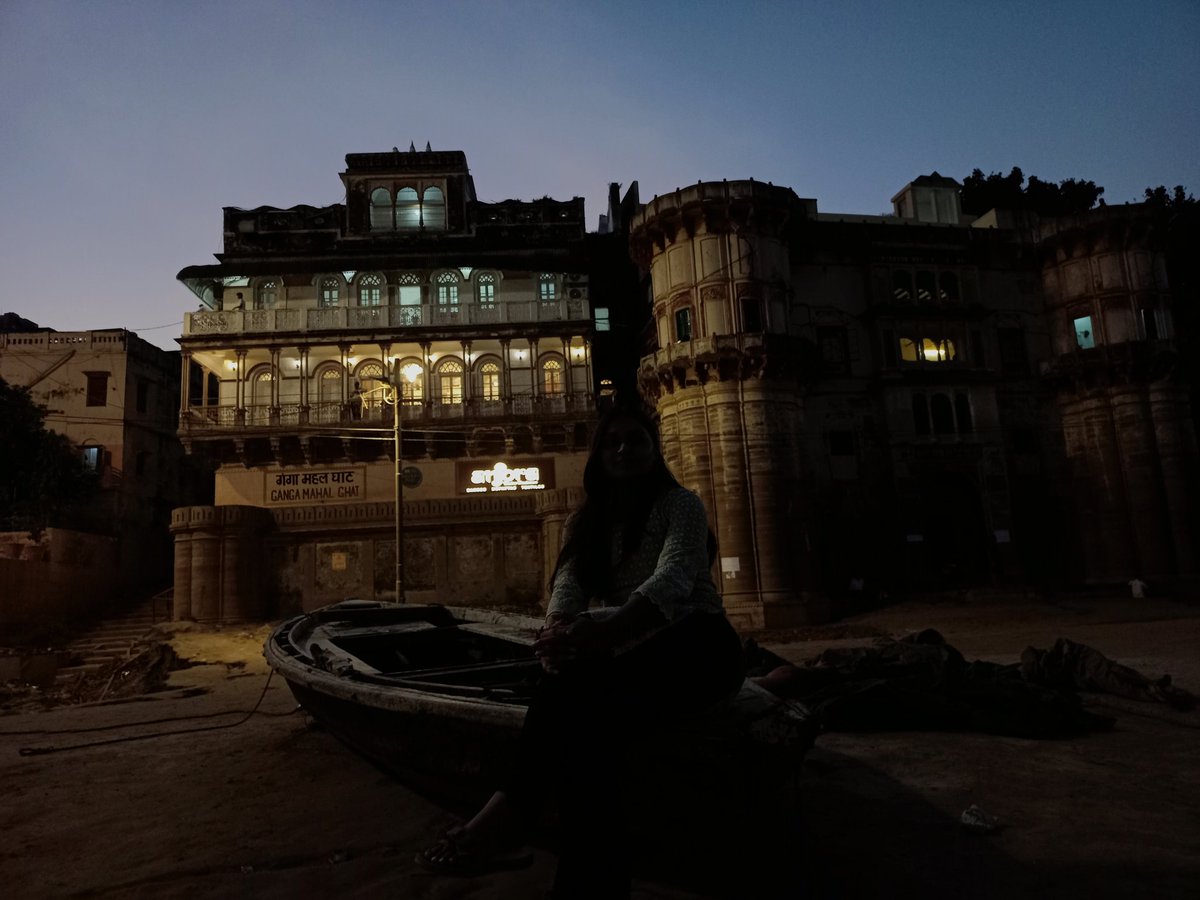 MachraVima14861's tweet photo. Ganga ghat Mahal (varanasi)
#up 
#uptour https://t.co/E1XWWEfTXZ