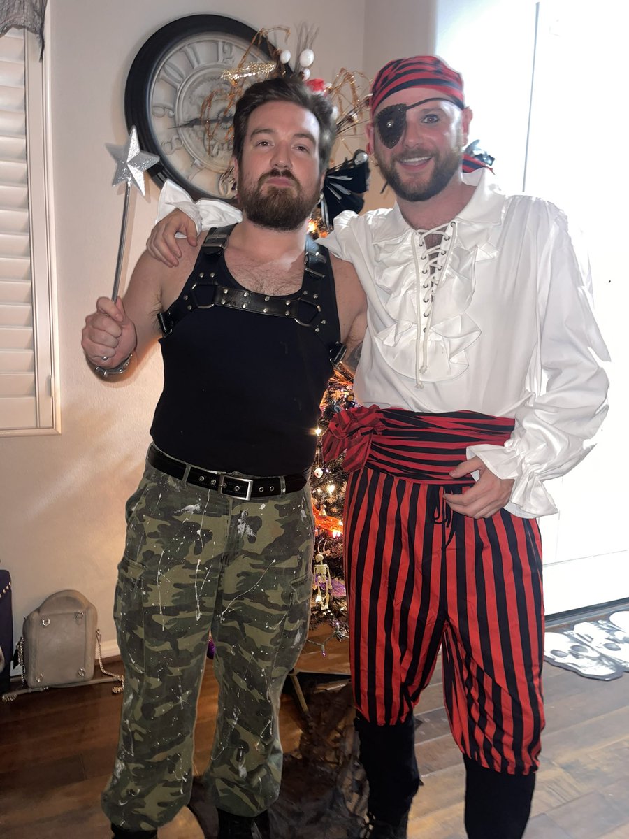 🧚‍♂️🏴‍☠️