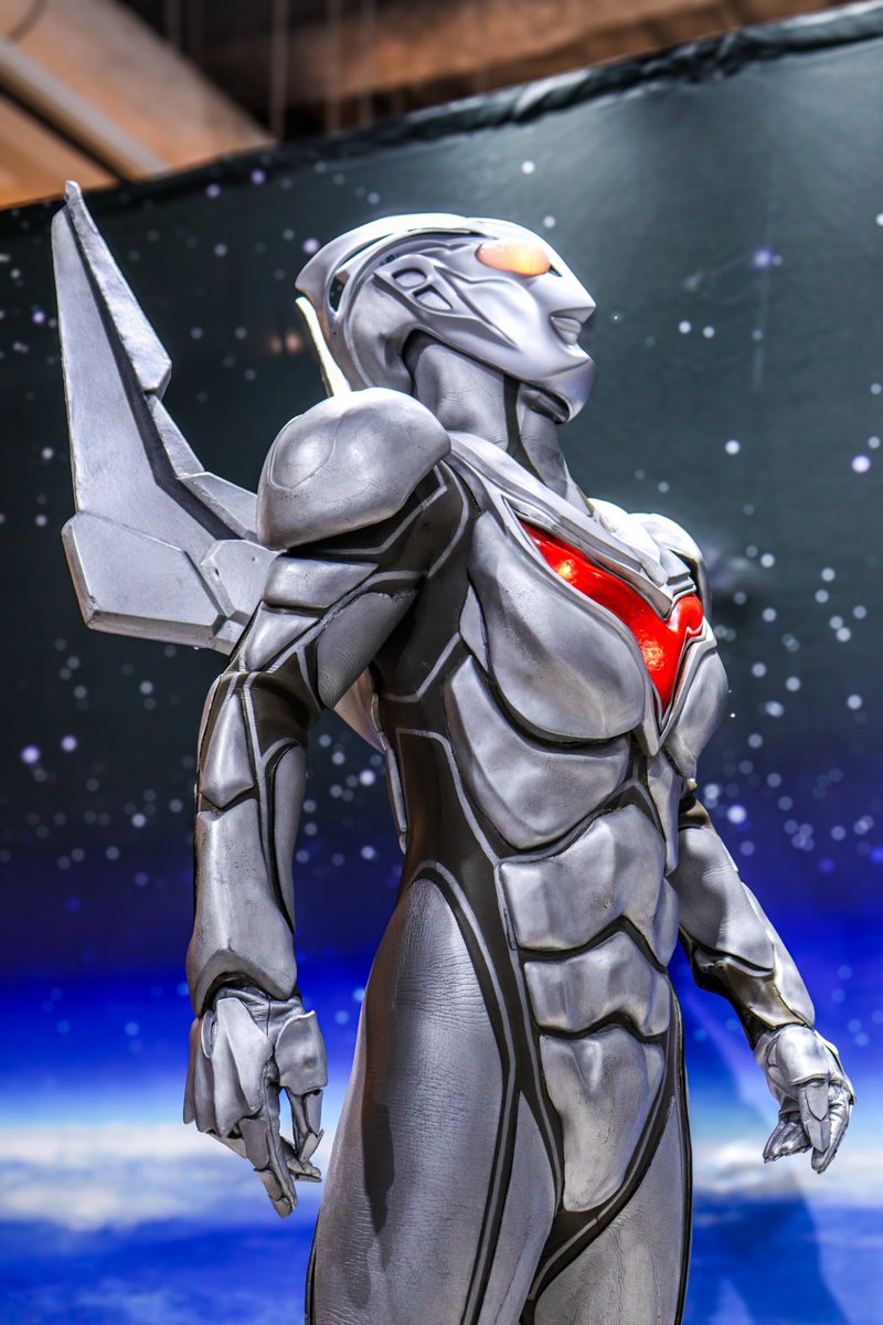 captainTaka5823's tweet photo. 10/26 14:00 ウルトラマンノア

博多にご降臨なさってくれた…✨
それに2周なんとか行けたぁ〜！！
構えに見上げてるノア…美しい…
イベント行き始めての直前に光の森に降臨しててそこからずっと会えなかったから本当に念願も念願…
20周年に会えて嬉しい！！

#ウルトラマンノア
#ゼロ15  #ゼロ展 https://t.co/P60OOuYfsX