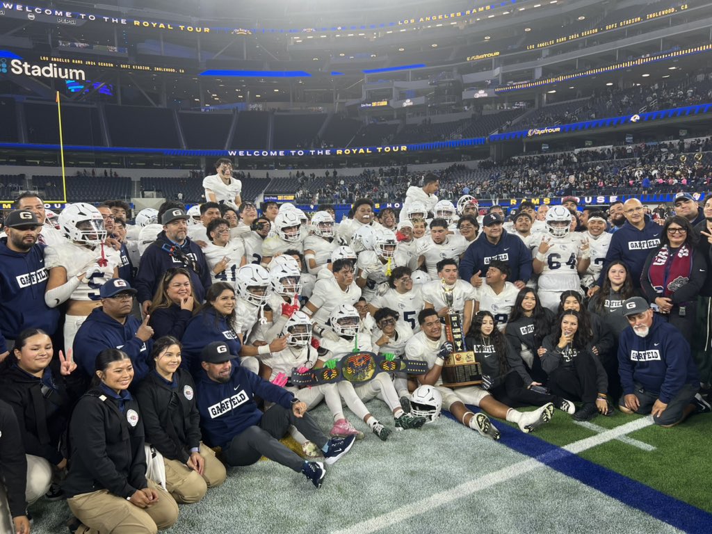 CIFLACS's tweet photo. Garfield 38 Roosevelt 28 https://t.co/zXKeo5OdeS