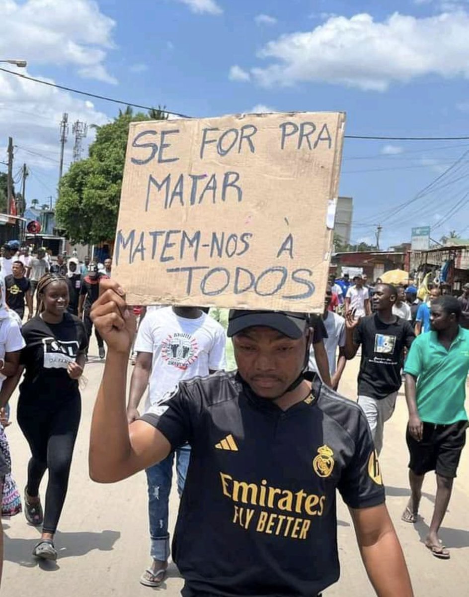 Podem cortar energia 
Podem cortar internet 
Podem comprar as TVs 

Mas o povo está de olho e disposto a tudo🔥✊🇲🇿