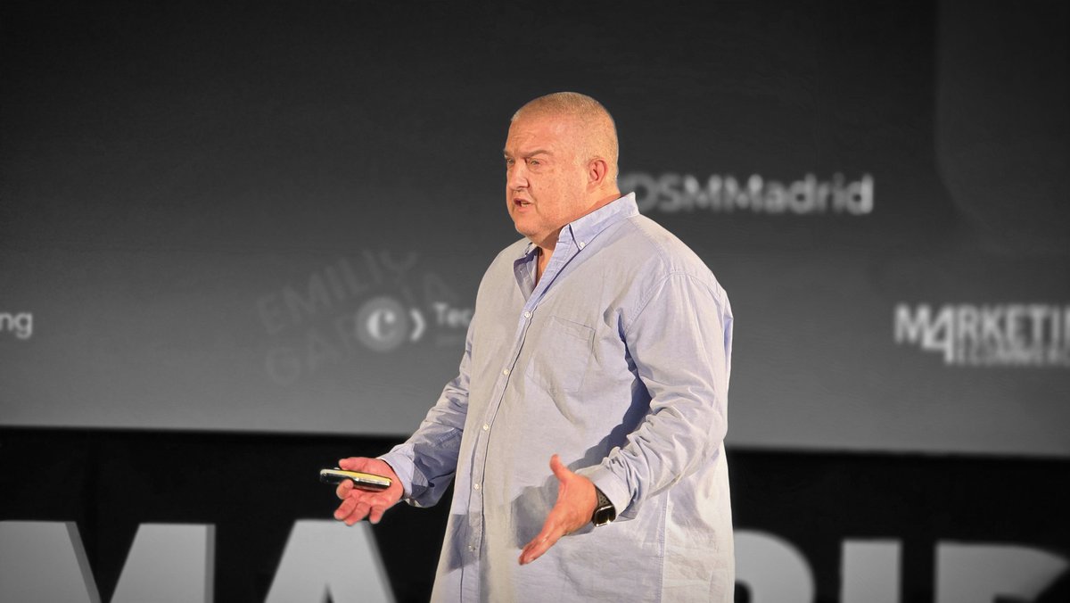 "La IA cuando no tiene  información alucina", by <a href="/rafsos/">Rafa Sospedra</a> "Utiliza ChatGPTs "vitaminados" (personalizados) #DSMMadrid #seo #marketingdigital