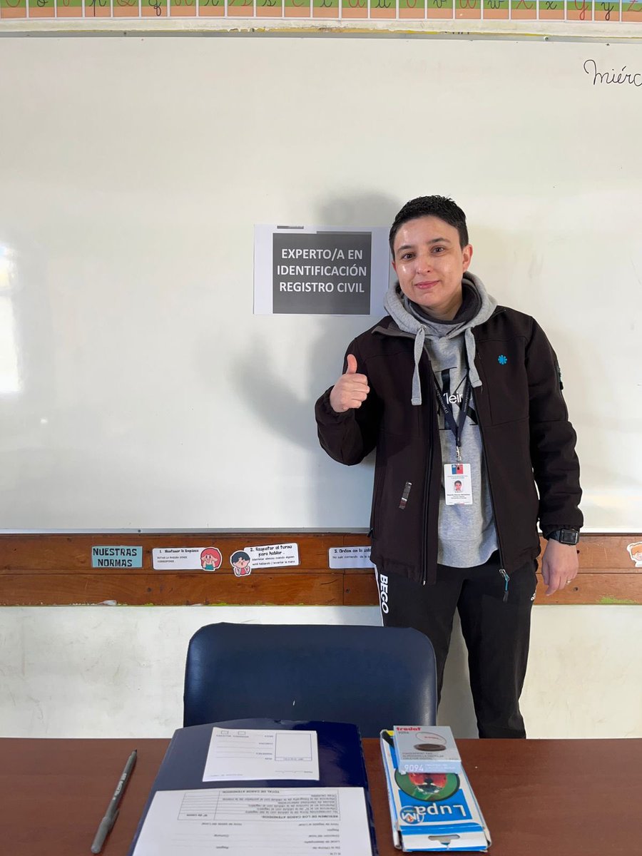 #BuenSábado 

Nuestros/as funcionarios/as de las provincias de #Llanquihue #Osorno #Chiloé y #Palena ya se encuentran desplegados en los diversos locales de votación ejerciendo la labor de expertos/as en identificación 

<a href="/RegCivil_Chile/">Registro Civil e Identificación - Chile</a>