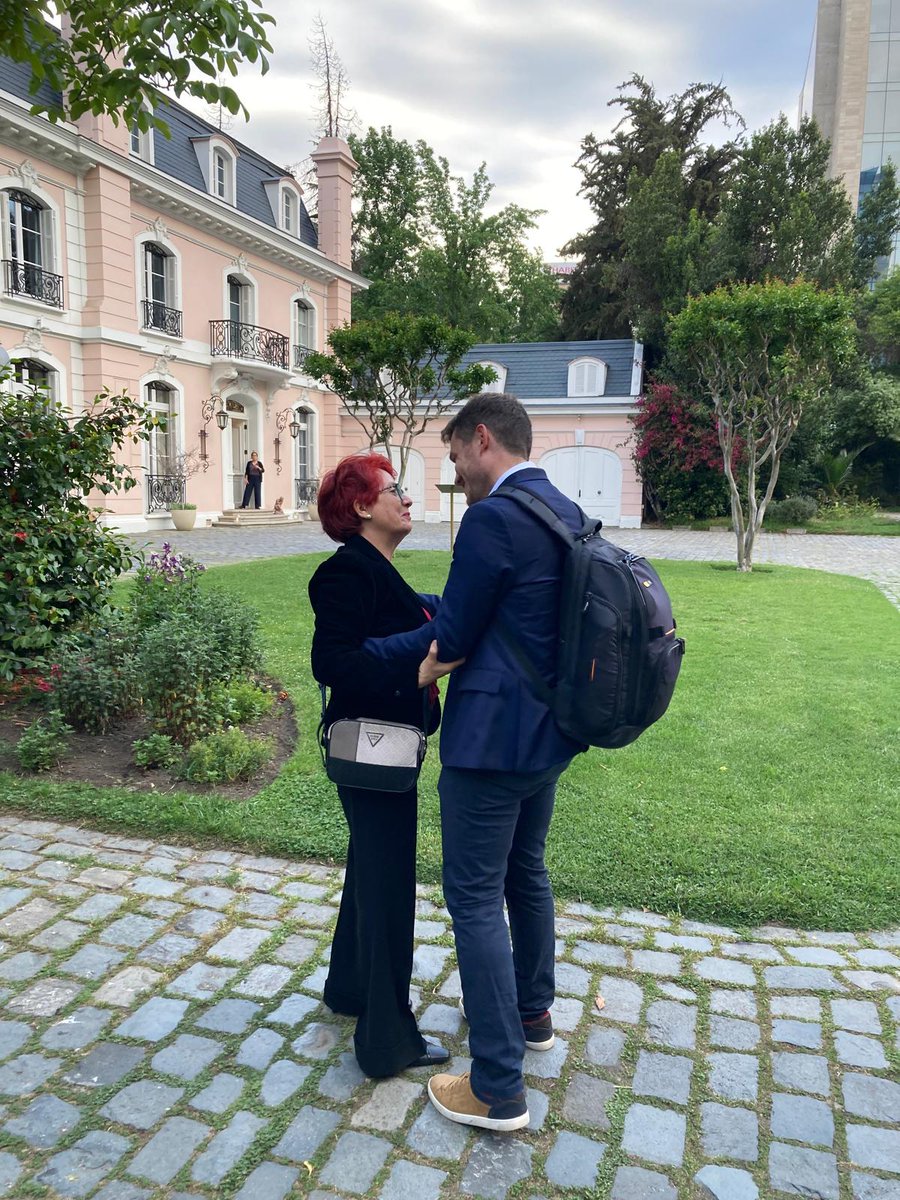 Avec B. Keller, nous avons revu l'ambassade #RevoirlAmbassade.