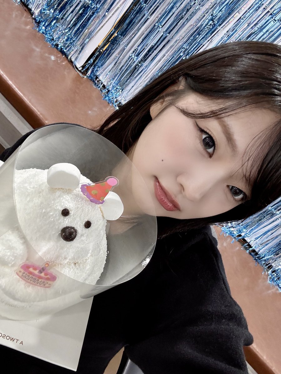 by_Weeekly's tweet photo. [#박소은]
생일 축하해줘서 고마워요 🩵💙
데일리 덕분에 너무너무 행복한 생일이었다!!! 내년 생일 언제오려나..... ⌯>𖥦<⌯ಣ

#Weeekly #위클리 https://t.co/2S0srcjY84