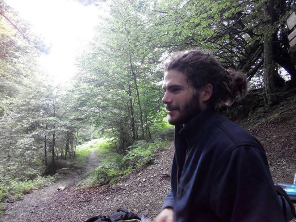 Il y a 10 ans, Rémi Fraisse, militant écologiste et botaniste de 21 ans, était tué par l’explosion d’une grenade par un garde à Lisle-sur-Tarn, lors d’une manifestation contre le barrage de Sivens.
Il restera le symbole des défenseurs de l’environnement face à la représentation .