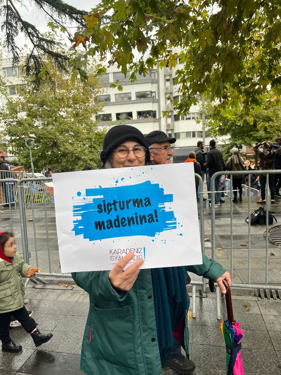 vaminon's tweet photo. Doğu Karadeniz'de ve Türkiye'de sömürü projelerine karşı mücadelemiz hep beraber sürecek.
Direne direne kazanacağız! https://t.co/PsGEEMP2wv