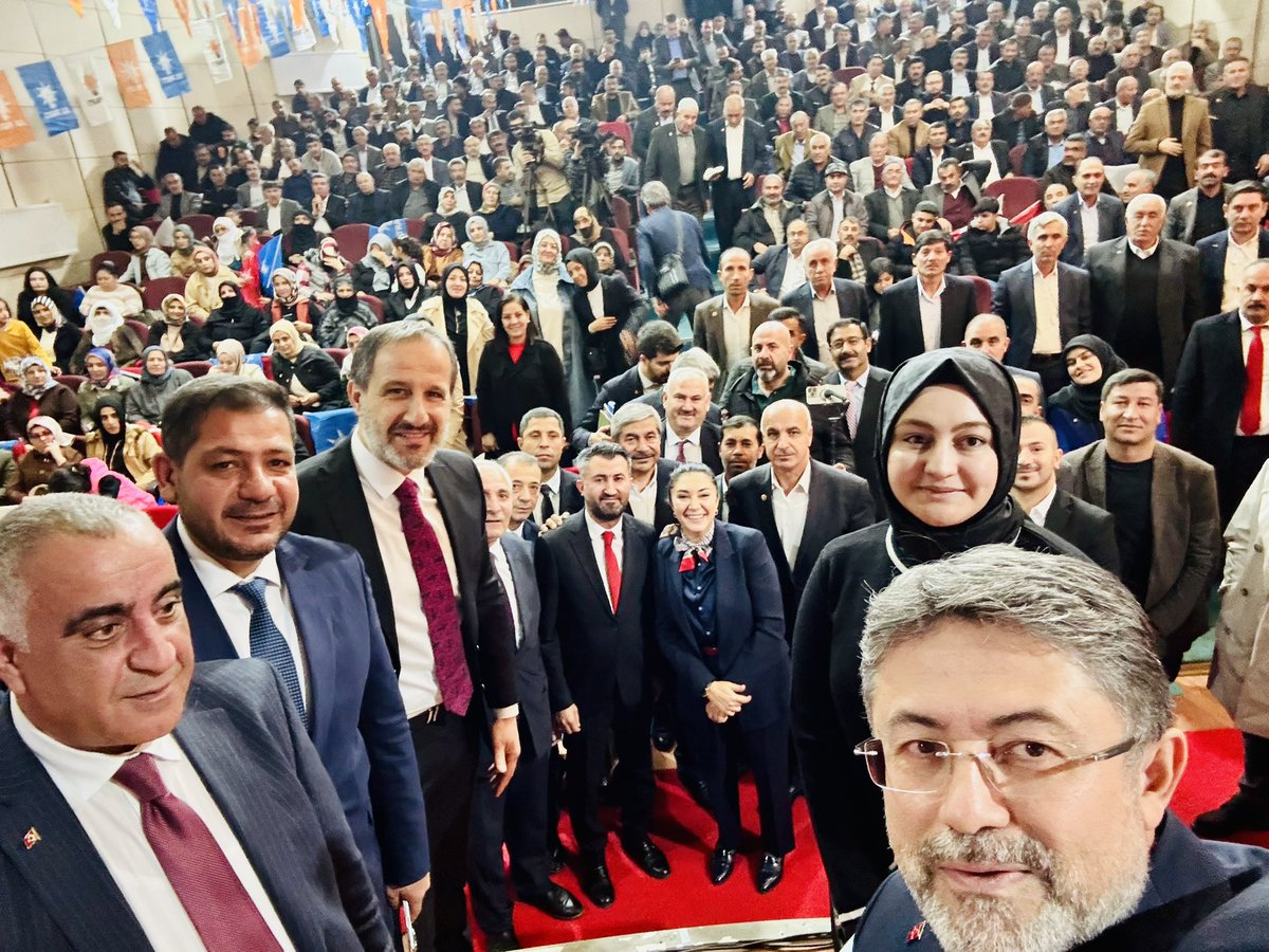 Emrullah_Gur's tweet photo. 📍Ağrı - Patnos

Patnos 8. Olağan İlçe Kongremizi Tarım ve Orman Bakanımız Sayın İbrahim Yumaklı’nın katılımlarıyla büyük bir coşku ve heyecanla gerçekleştirdik. 

İlçe Başkanlığına tekrar seçilen Çetin Taşdemir'i ve yönetimini tebrik eder, başarılar diliyorum… https://t.co/PKsIOgUN1d