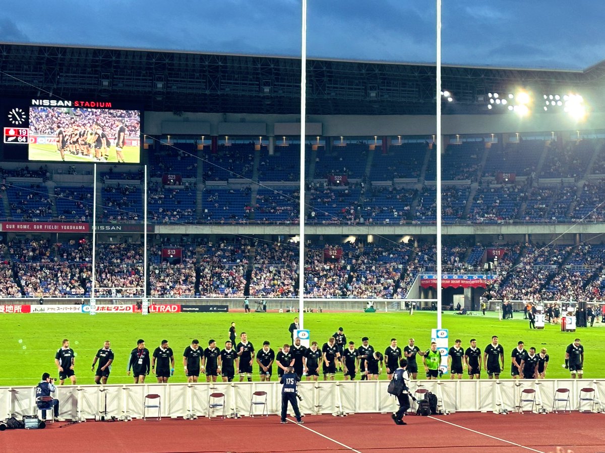 KapuaBlue's tweet photo. やっぱAll Blacksはカッコいい

#Rugby #AllBlacks https://t.co/gqkqw2eCDn