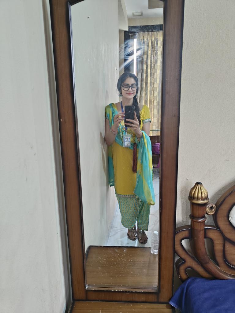 Adah Sharma tweet media
