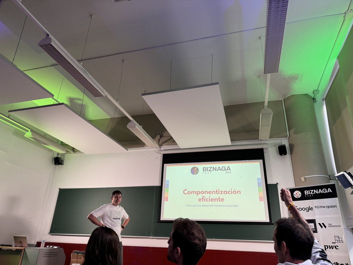 MyWorldLab's tweet image. Orgullosa de @ManuRGDev por su maravillosa charla en @BiznagaFest #Biznagafest2024