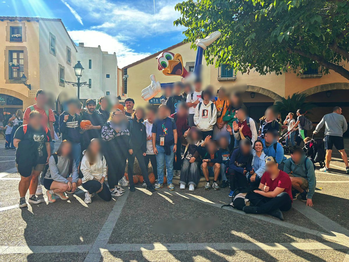 aspercamp's tweet photo. Aquest mes hem iniciat el nou curs d'Esplai-Oci Terapèutic amb activitats diverses per a participants Asperger-TEA de totes les edats. Projecte liderat i acompanyat pels nostres psicòlegs especialitzats.
Gràcies a Fund. @portaventura  @dsocialscat 
#asperger #TEA #fascat #confae https://t.co/CB3t3fUaoi